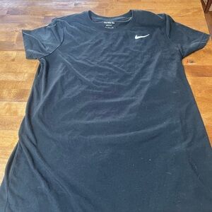 Black Nike women’s maternity T-Shirt